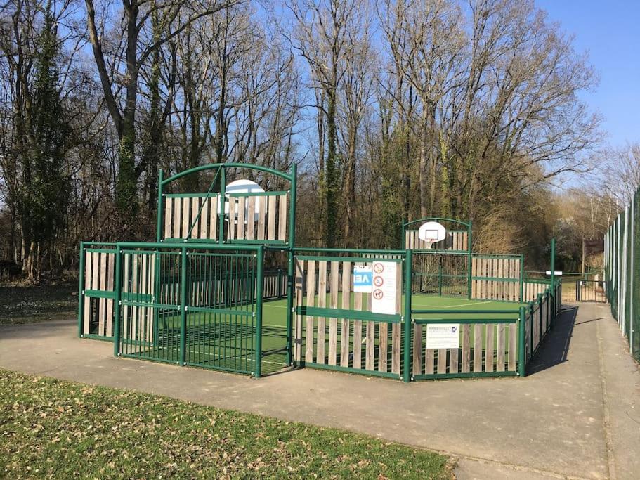 Gite D'Etape Du Tilleul, 4-8 Personnes La Celle-les-Bordes Kültér fotó