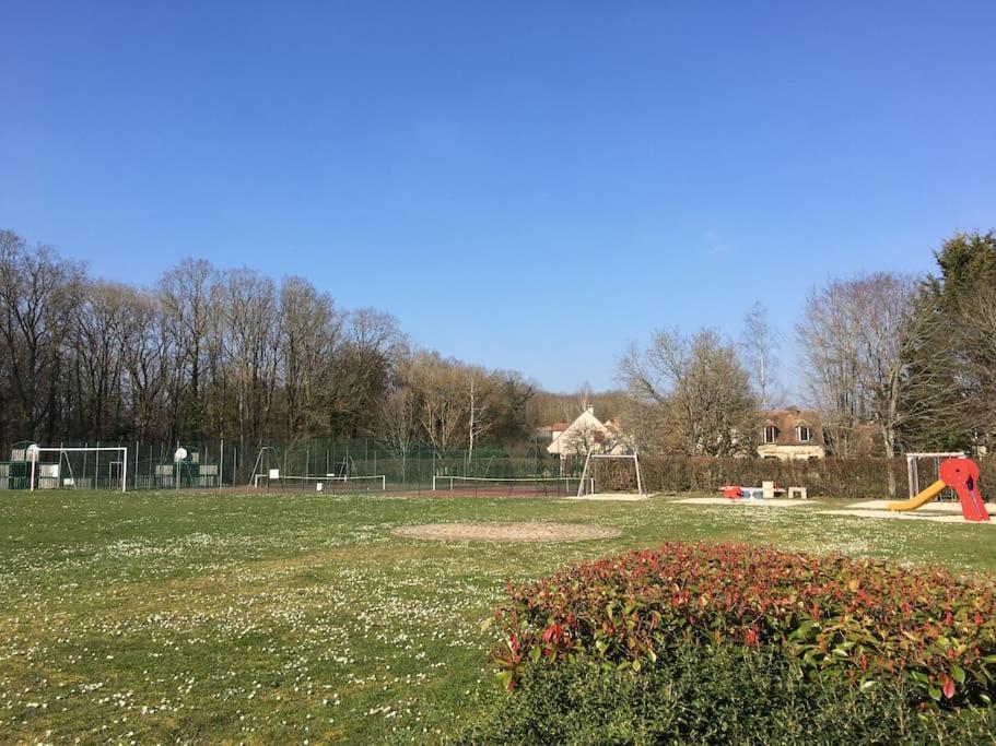 Gite D'Etape Du Tilleul, 4-8 Personnes La Celle-les-Bordes Kültér fotó